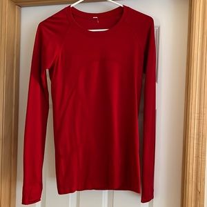 Lululemon long sleeve swiftly tech. Like new condition!